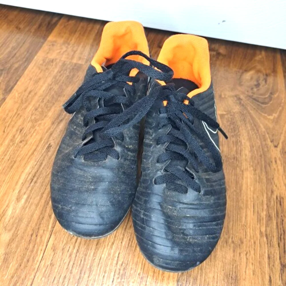 Nike Tempo Legend 7 Youth Firm Ground Soccer Cleats Black Orange Size 2Y